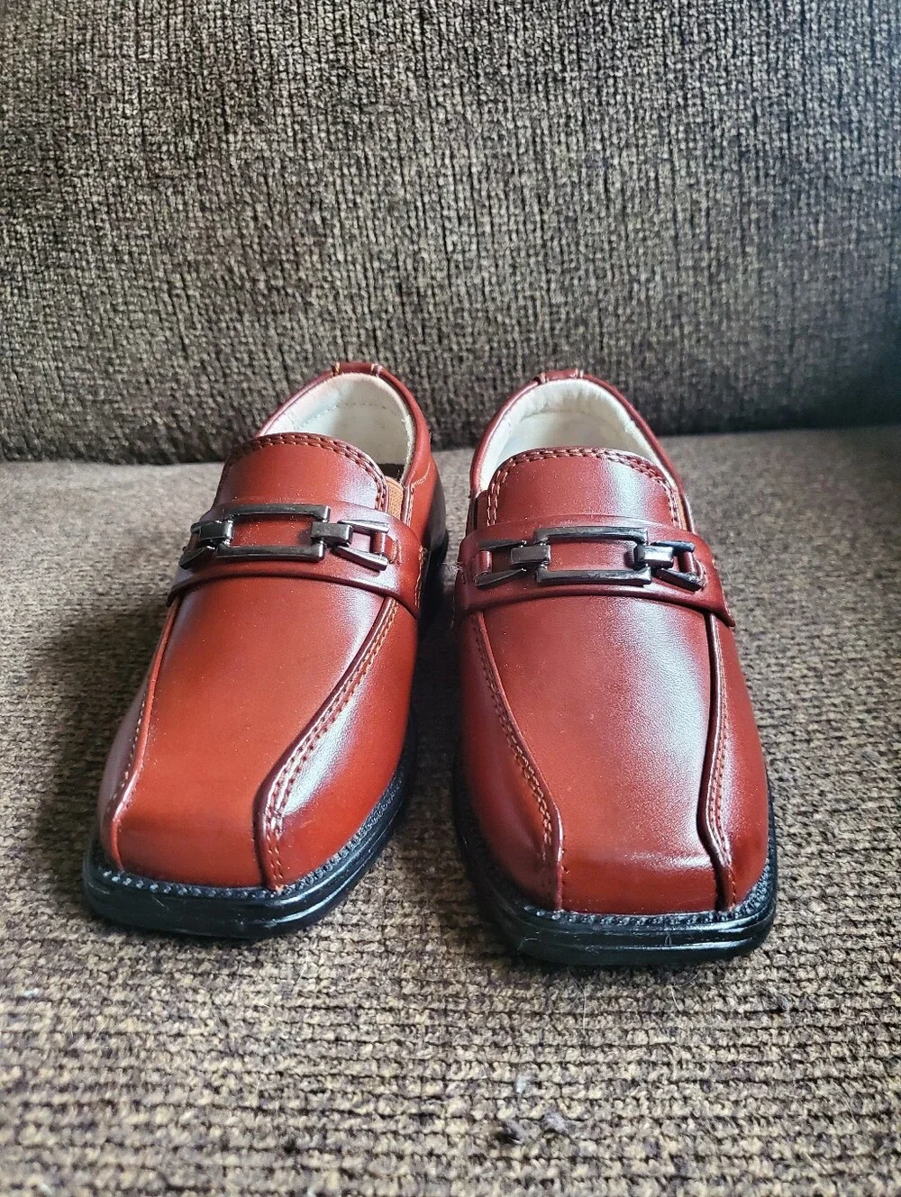 Boy's Classic Brown Slip-On Loafers NEW Size 6 (Little Boy)
